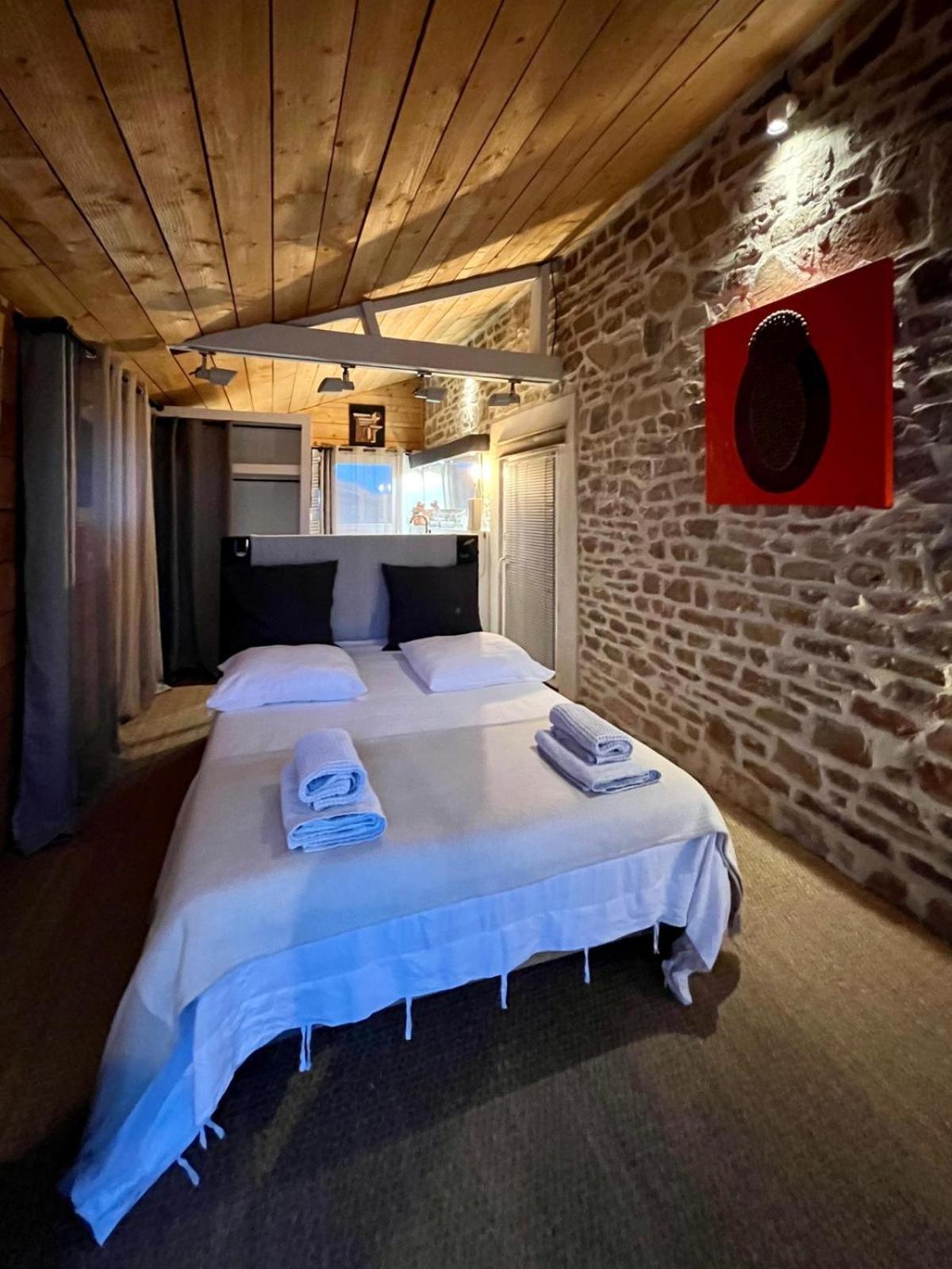 Hotel Galerie, Tumulus De La Hogue Fontenay-le-Marmion Zewnętrze zdjęcie