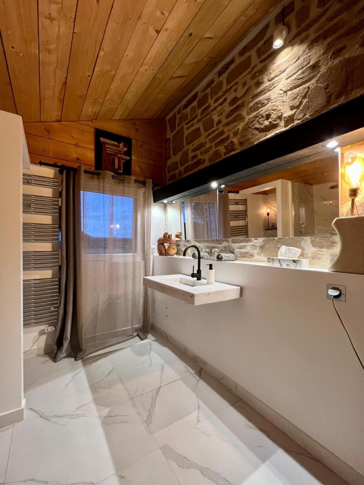 Hotel Galerie, Tumulus De La Hogue Fontenay-le-Marmion Zewnętrze zdjęcie